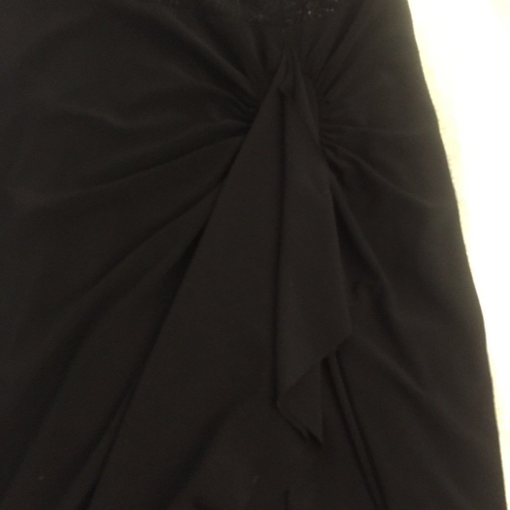 one shoulder little black dress 🚫sold🚫. - Picture 5 of 6